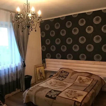 У Марти
